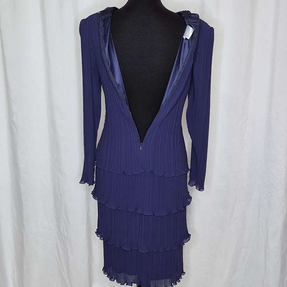 Patra Pleated Chiffon Formal Event Dress - Size 6 - Picture 8 of 16